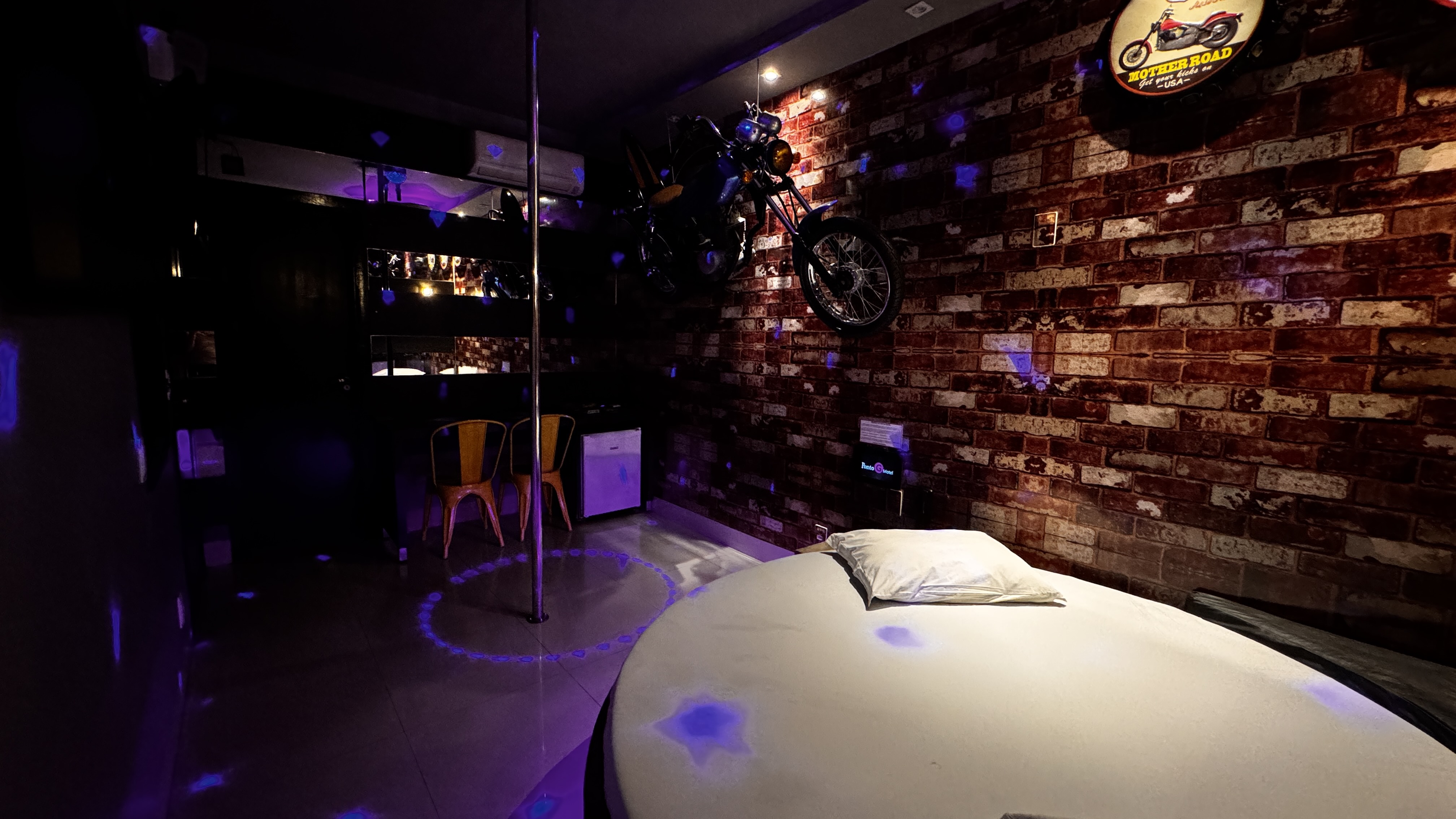 POLE DANCE - Ponto G Motel